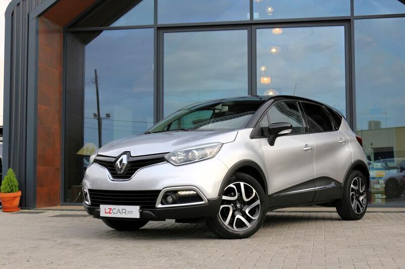 Cinzento Usado 2015 Renault Captur Intens SUV | € 13.750 (Preço elevado) - Imagem 1/4