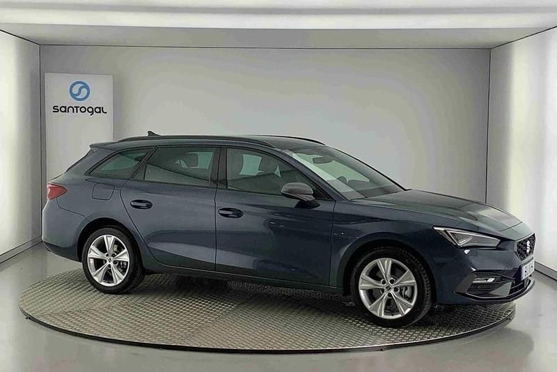 Cinzento Usado 2025 Seat Leon ST FR Carrinha | € 34.990 - Imagem 1/4