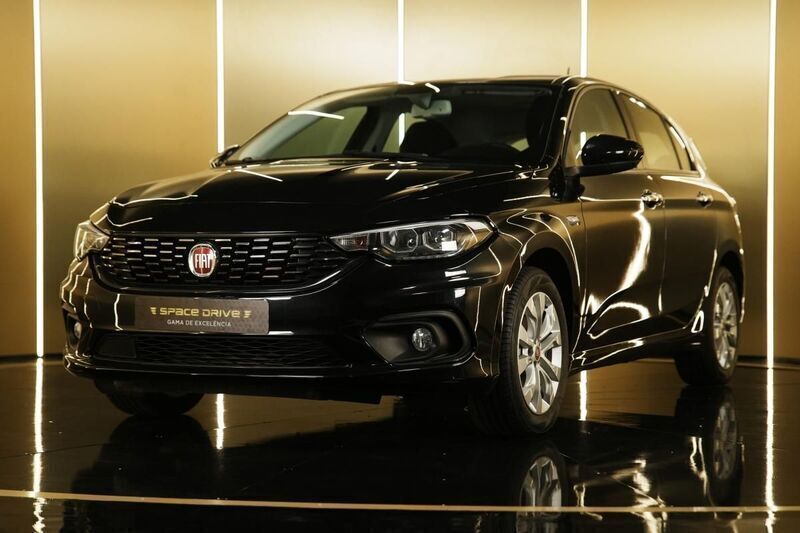 Preto Usado 2019 Fiat Tipo Lounge Carrinha | € 16.500 (Caro) - Imagem 1/4