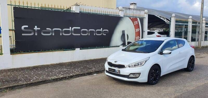 Branco Usado 2013 Kia Ceed Coupé | € 9.900 (Preço justo) - Imagem 1/4