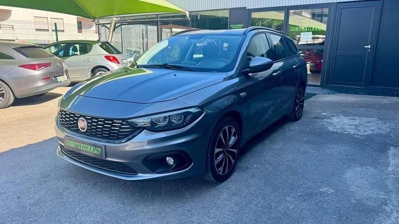 Cinzento Usado 2017 Fiat Tipo Wagon Carrinha | € 8.900 (Bom preço) - Imagem 1/4