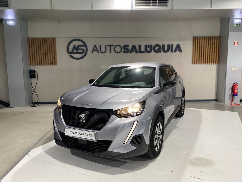 Cinzento Usado 2023 Peugeot 2008 Active SUV | € 19.500 (Preço justo) - Imagem 1/4