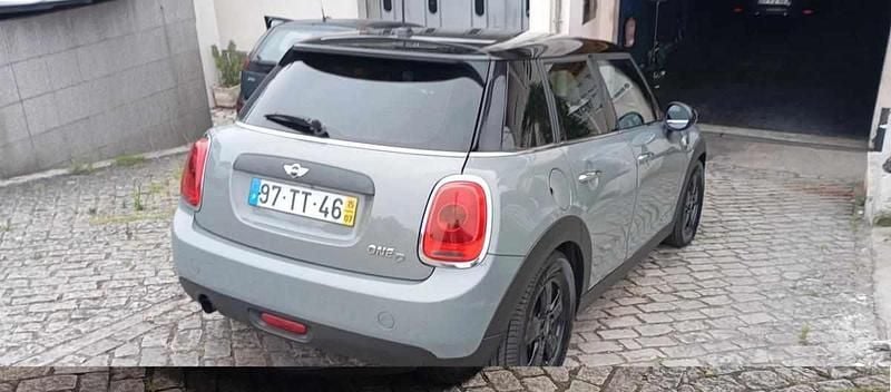 Cinzento Usado 2015 Mini One D Citadino | € 11.250 (Preço justo) - Imagem 1/4