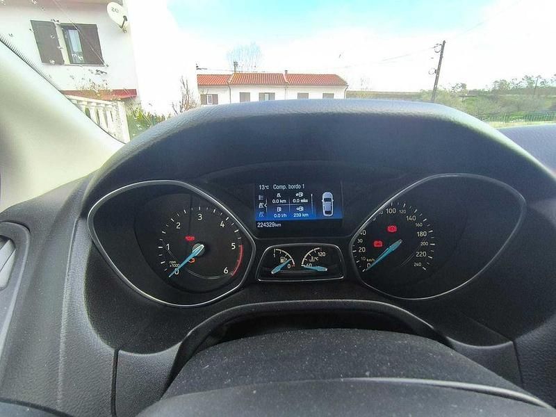 Usado Ford Focus Titanium 120 HP (88 kW) 2015 Sedan
