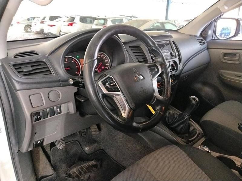 Usado Mitsubishi L200 Invite 154 HP (113 kW) 2019 Branco Pickup