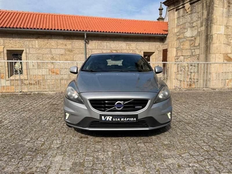 Usado Volvo V40 R-Design 115 HP (84 kW) 2015 Cinza Carrinha