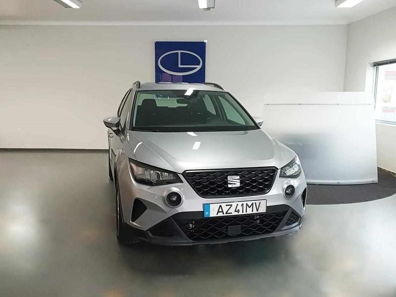 Cinzento Usado 2023 Seat Arona SUV | € 15.750 (Preço justo) - Imagem 1/4