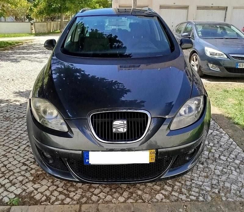 Azul Usado 2008 Seat Altea Monovolume | € 2.950 (Super Preço) - Imagem 1/4