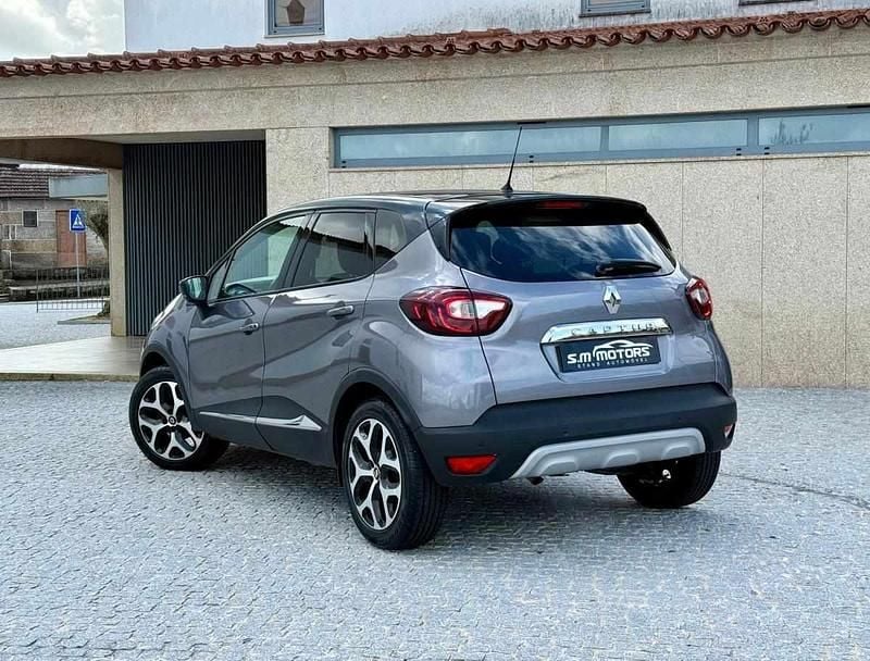 Usado Renault Captur 90 HP (66 kW) 2019 Cinza SUV