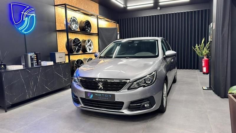 Cinza Usado 2018 Peugeot 308 Active | € 15.800 (Preço elevado) - Imagem 1/4