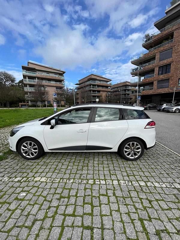 Usado Renault Clio GrandTour 90 HP (66 kW) 2019 Branco Carrinha