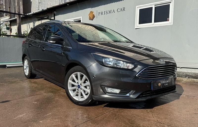 Cinza Usado 2017 Ford Focus Titanium Carrinha | € 11.990 (Preço justo) - Imagem 1/4