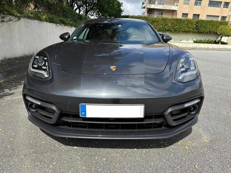 Cinzento Usado 2021 Porsche Panamera Sedan | € 101.900 - Imagem 1/4