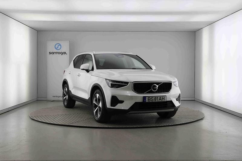 Usado Volvo XC40 Core 163 HP (119 kW) 2025 Branco SUV