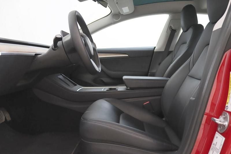 Usado Tesla Model 3 225 kW (306 HP) 2022 Outra Sedan