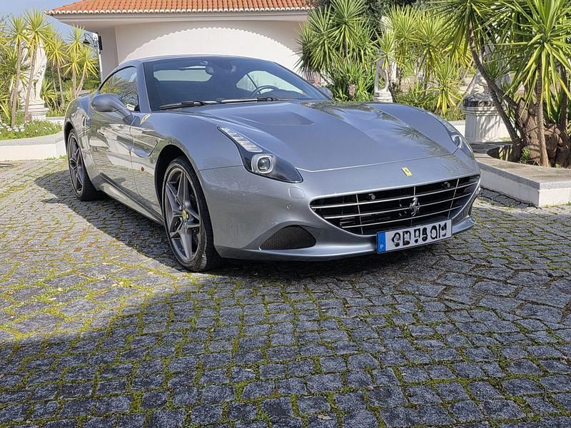 Usado Ferrari California 560 HP (411 kW) 2017 Cinza Cabrios