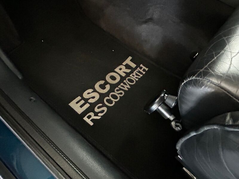 Usado Ford Escort RS 227 HP (166 kW) 1996 Azul Citadino