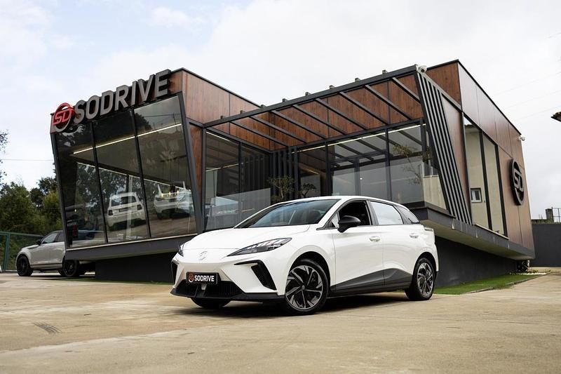 Usado MG MG4 EV 125 kW (170 HP) 2023 Branco Citadino