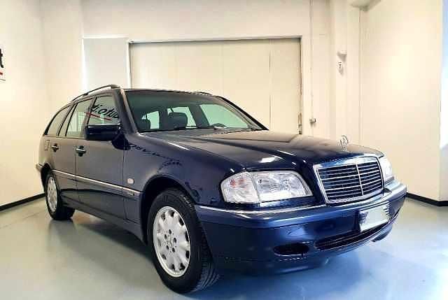 Azul Usado 2003 Mercedes C220 Carrinha | € 2.650 - Imagem 1/4