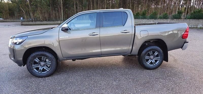 Usado Toyota HiLux 150 HP (110 kW) 2025 Outra Pickup