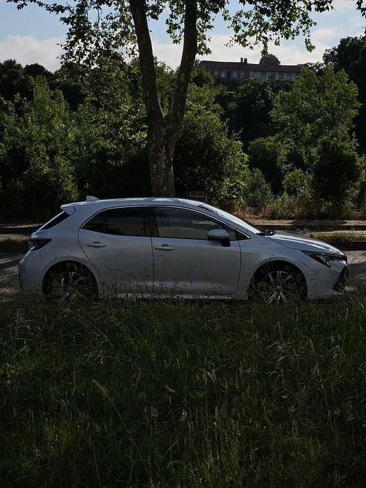 Usado Toyota Corolla Comfort 122 HP (89 kW) 2022 Sedan