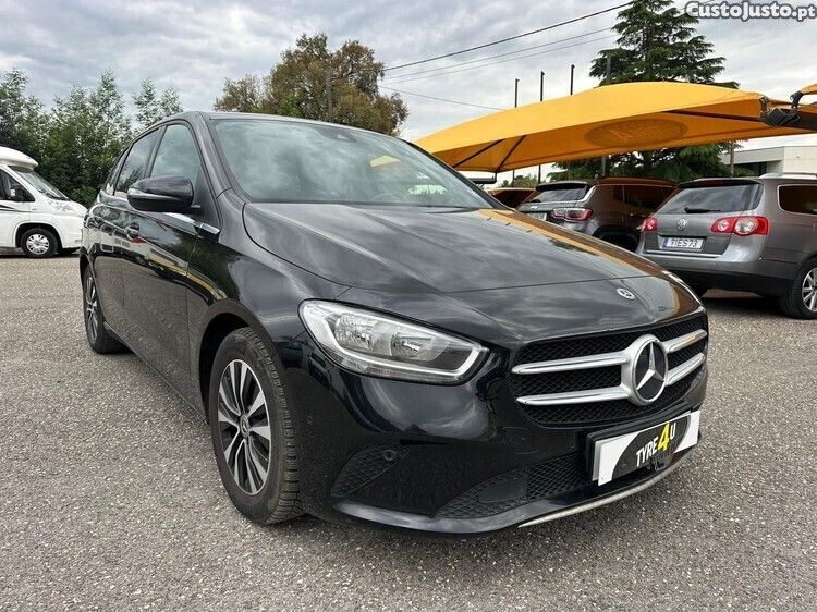 Preto Usado 2020 Mercedes B180 Monovolume | € 24.900 (Caro) - Imagem 1/1