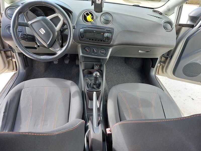 Usado Seat Ibiza 55 HP (40 kW) 2011 Sedan