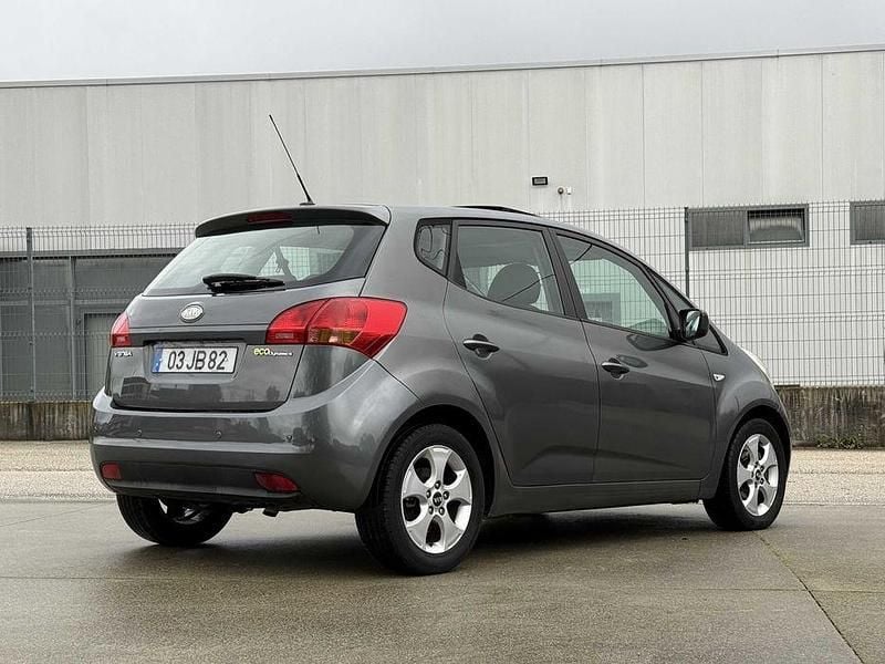 Usado Kia Venga 75 HP (55 kW) 2010 Citadino