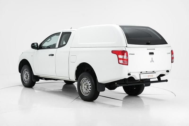 Usado Mitsubishi L200 Invite 154 HP (113 kW) 2019 Branco Pickup