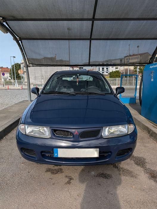 Usado Mitsubishi Carisma 90 HP (66 kW) 1998 Sedan