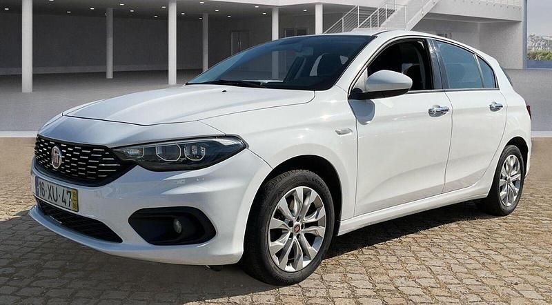 Branco Usado 2019 Fiat Tipo Lounge Sedan | € 10.490 (Preço elevado) - Imagem 1/4