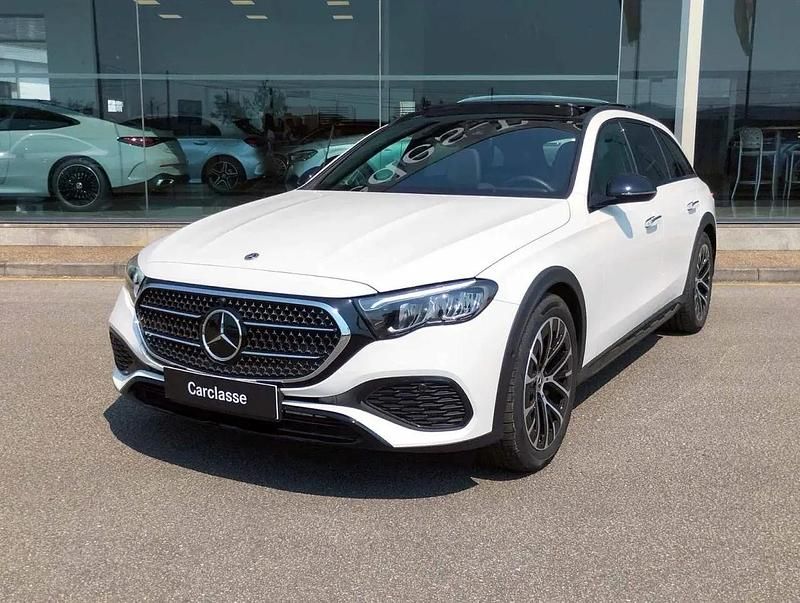 Branco polar Usado 2024 Mercedes E300 Advanced Carrinha | € 71.500 - Imagem 1/4