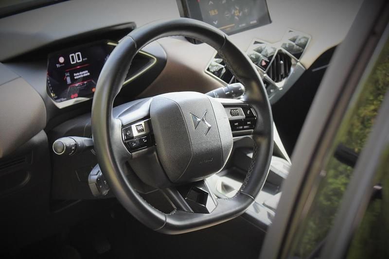 Usado DS Automobiles DS3 Crossback So Chic 102 HP (75 kW) 2019 Preto SUV