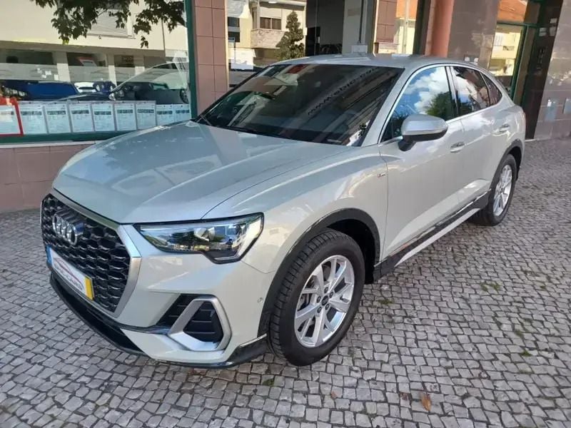 Cinzento platina Usado 2023 Audi Q3 Sportback S-Line SUV | € 59.690 - Imagem 1/4