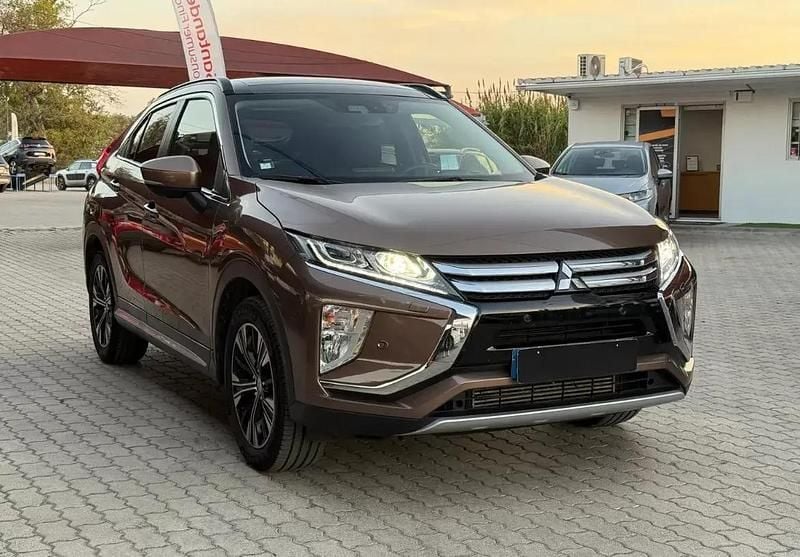 Castanho Usado 2019 Mitsubishi Eclipse Cross Intense SUV | € 21.750 (Preço elevado) - Imagem 1/4