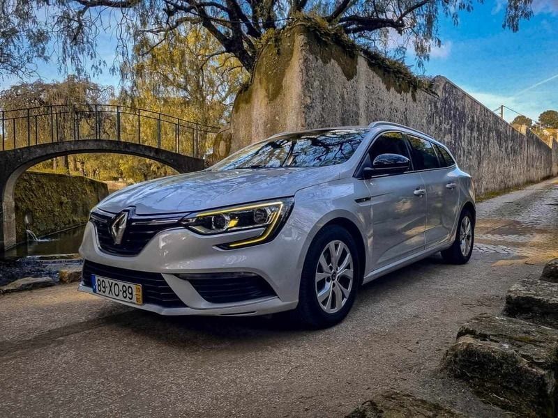 Cinzento Usado 2019 Renault Mégane GrandTour Carrinha | € 13.990 (Preço justo) - Imagem 1/4