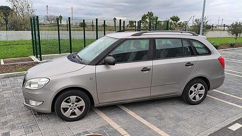Usado 2014 Skoda Fabia Sedan | € 5.900 - Imagem 1/4