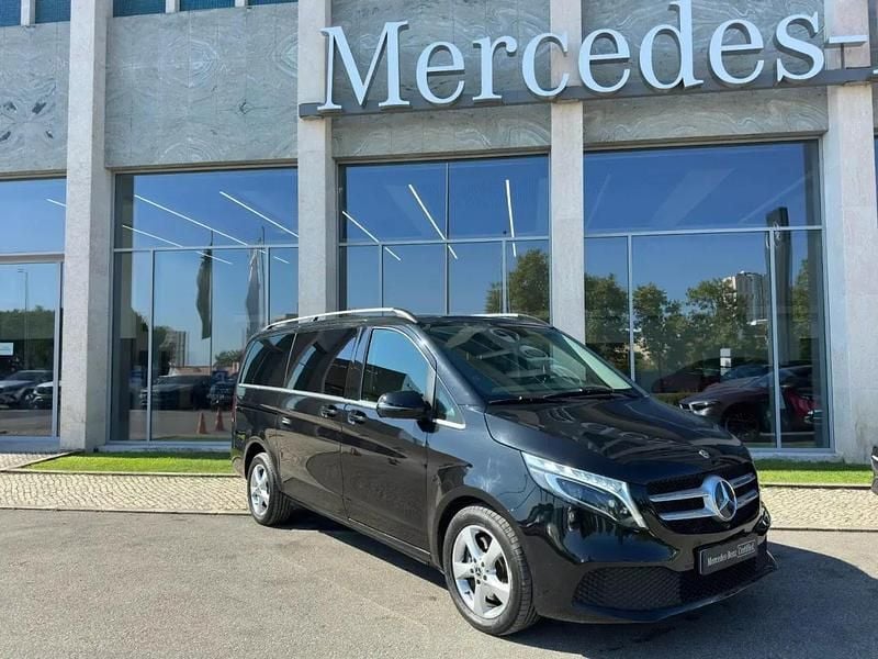 Preto Usado 2021 Mercedes V250 Avantgarde Monovolume | € 57.900 (Preço justo) - Imagem 1/4