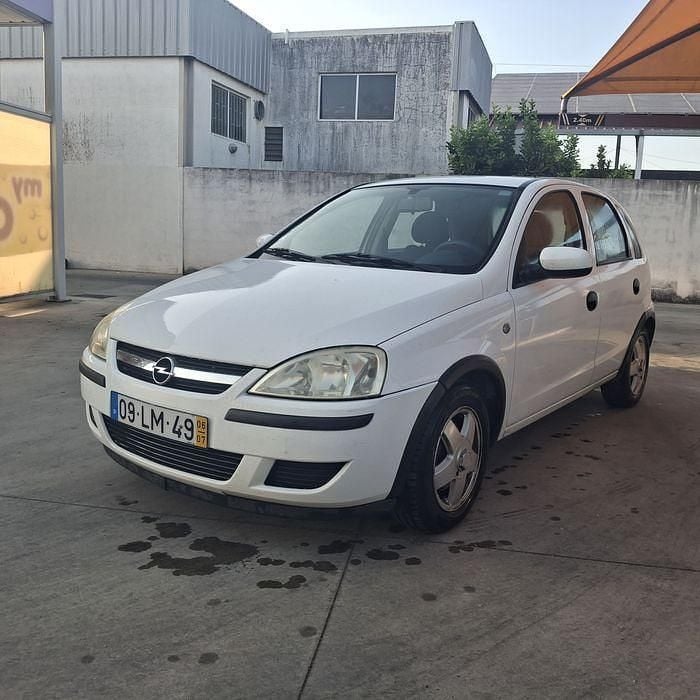 Usado 2006 Opel Corsa Sedan | € 2.250 (Bom preço) - Imagem 1/4