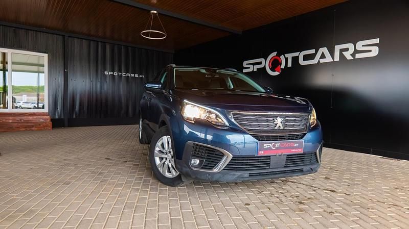 Azul Usado 2019 Peugeot 5008 Active Monovolume | € 21.490 (Preço justo) - Imagem 1/4