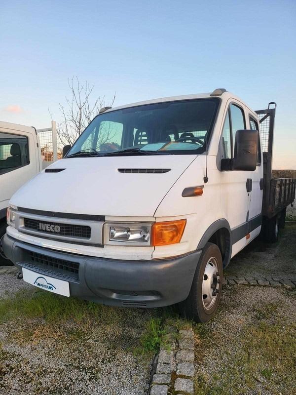 Branco Usado 2002 Iveco Daily | € 4.950 - Imagem 1/4