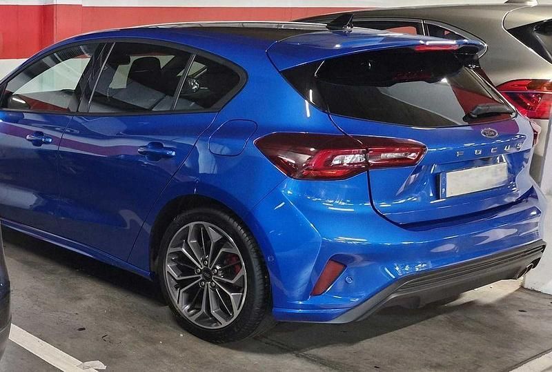 Usado 2023 Ford Focus ST-Line X Sedan | € 21.900 (Bom preço) - Imagem 1/4