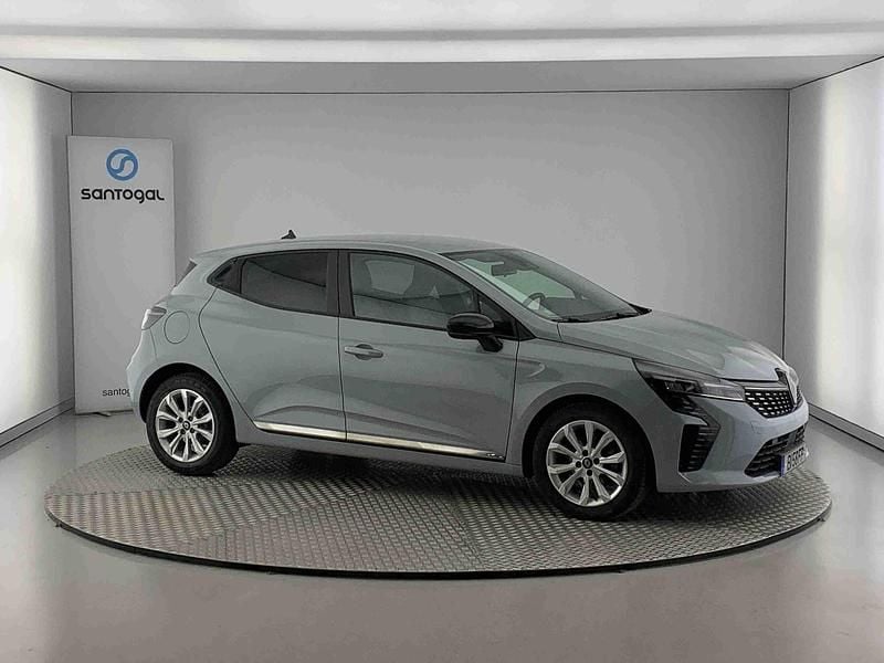 Cinzento Usado 2024 Renault Clio V Evolution | € 18.300 (Preço justo) - Imagem 1/4