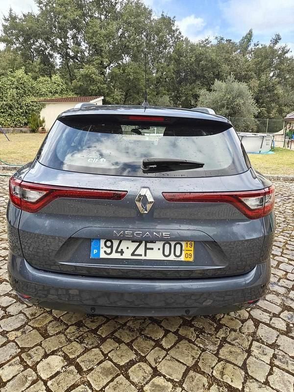 Usado Renault Mégane GrandTour 116 HP (85 kW) 2019 Cinzento Carrinha