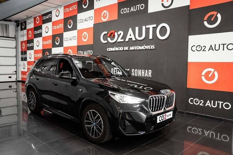 Preto Usado 2025 BMW X1 Performance SUV | € 51.900 - Imagem 1/4