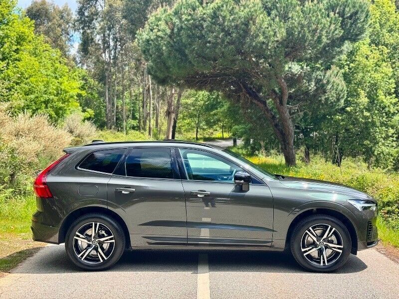 Usado Volvo XC60 R-Design 455 HP (334 kW) 2022 Cinzento SUV