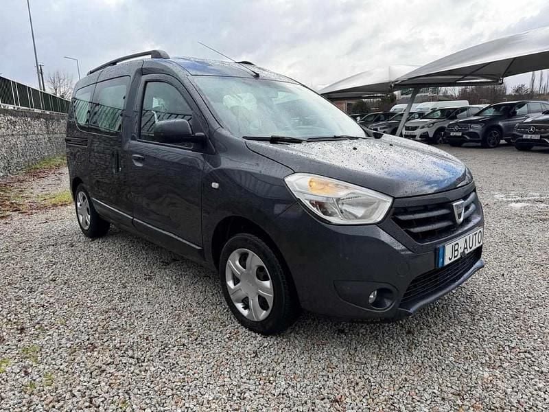 Usado Dacia Dokker Comfort 90 HP (66 kW) 2017 Cinza Monovolume
