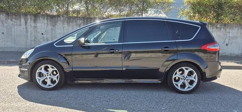 Usado Ford S-MAX Titanium S 175 HP (128 kW) 2010 Preto Monovolume