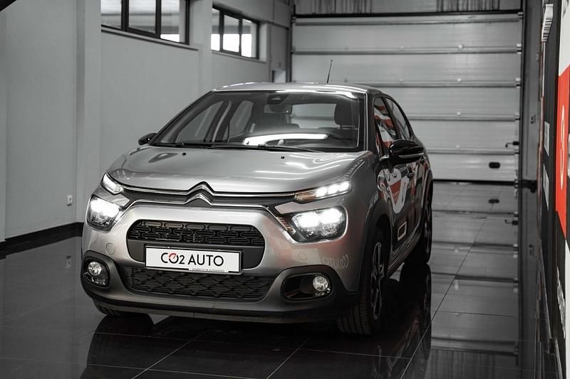 Usado Citroën C3 PureTech 83 HP (61 kW) 2024 Cinzento