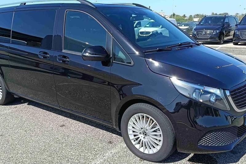 Preto Usado 2023 Mercedes EQV300 Monovolume | € 69.990 - Imagem 1/4